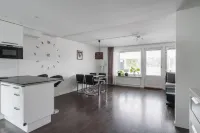 Fully Renovated 4BR Home with Modern Kitchen - 3-Star