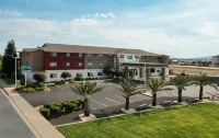 Holiday Inn Express Redding North, an IHG Hotel - Pysäköinti