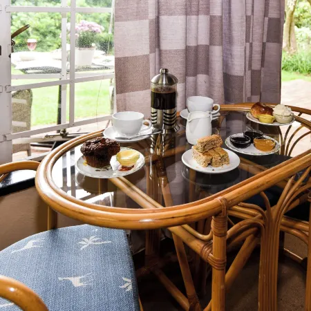 Charming Yellowwood Cottage for 2 People in Spacious Garden!