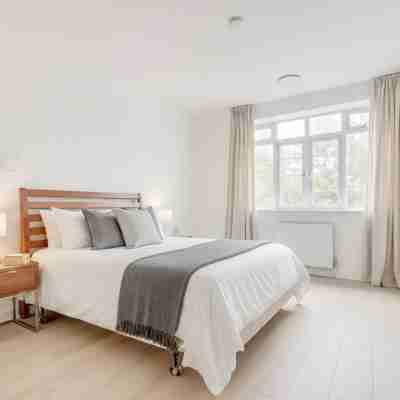 Entire Flat Sleeps 8 Others
