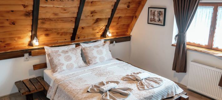 Rustic Lodge Plitvice Hotels in Jezerce