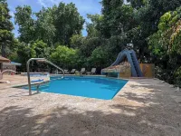 Caribbean Shores Bed & Breakfast - Kolam Renang