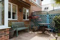 Perfect Booking 3 Bed Home With Beautiful Garden - Homestay