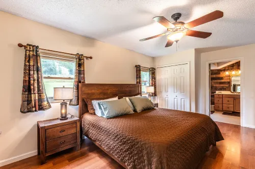 Mountain Forest Manor - 3-Star
