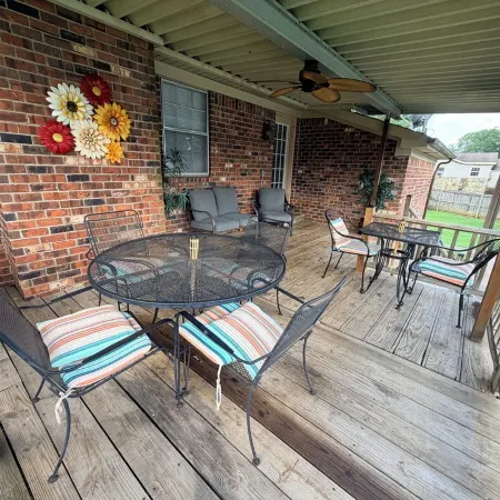 3-bedroom w/pool and all the comforts of home in Muscle Shoals-recording capital
