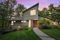 Lakefront Roxboro Home w/ Private Dock! - Homestays