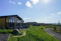 Lost Shore Surf Resort - Tiny houses