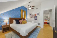 可睡10人 加熱游泳池 遊戲室 熱水浴缸(Sleeps 10 Heated Pool Game Room Hot Tub) - 露台