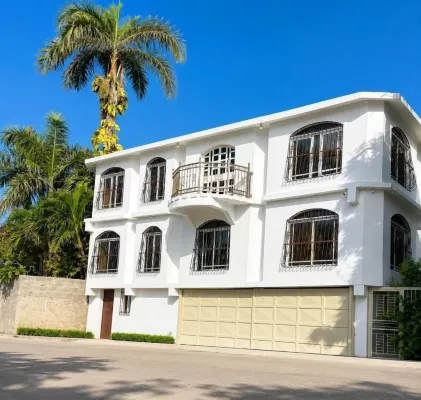 Los Patos Waterfront Private Suites - Homestays