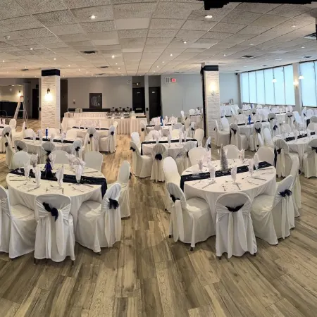 Ramada by Wyndham Belleville Harbourview Conference Centre