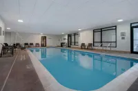 Courtyard State College - Pools