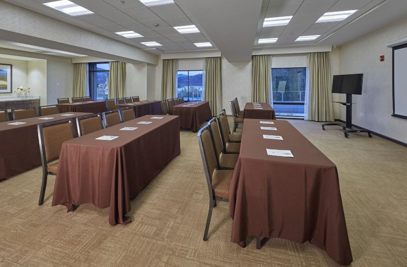 Hampton Inn & Suites Hood River photo 3
