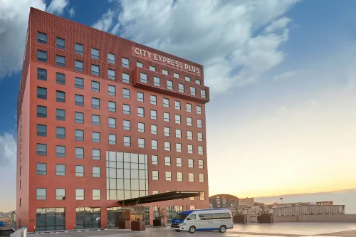 City Express Plus by Marriott Tijuana - Parking