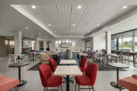 Home2 Suites By Hilton Muncie - piscina