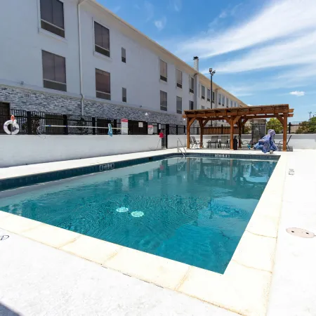 Hampton Inn & Suites Denton