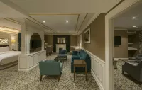 Doubletree by Hilton Elazig - bar