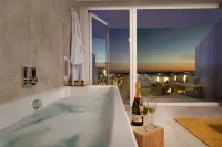 Higueron Hotel Malaga, Curio Collection by Hilton - Hot Tub