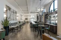 The Hamilton Alpharetta, Curio Collection by Hilton - bar