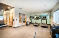 Tru by Hilton Greenville - parking