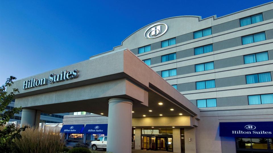 Hilton Winnipeg Airport Suites