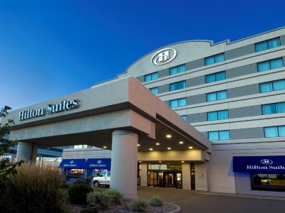 Hilton Winnipeg Airport Suites