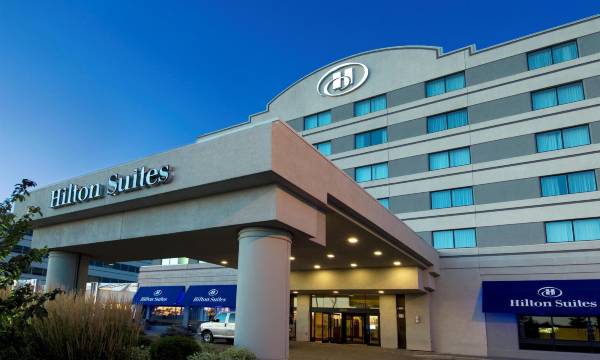 Hilton Winnipeg Airport Suites