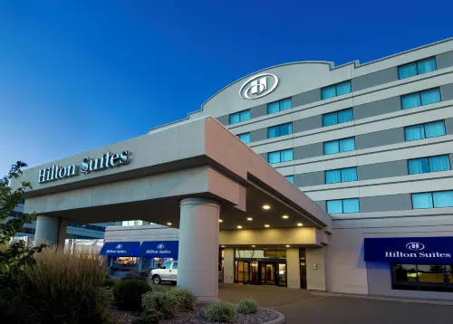 Hilton Winnipeg Airport Suites - Swimmingpools