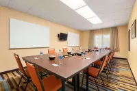 Country Inn & Suites by Radisson, Phoenix Airport, AZ - Pet-friendly