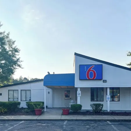 Motel 6 Aberdeen, NC - Pinehurst