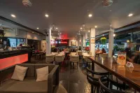 Two Chefs Inn - Bar