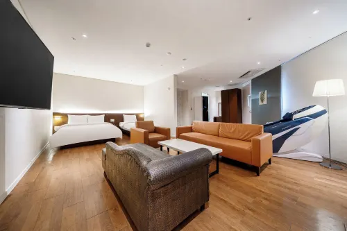 Golden River Hotel - Parkplatz