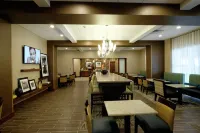 Hampton Inn Green Bay Downtown - موقف سيارات
