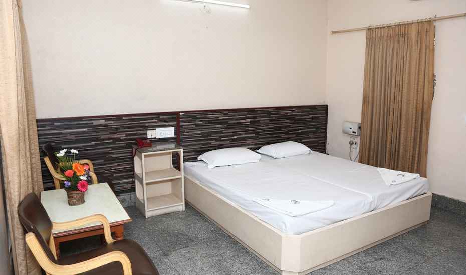 Chitra Lodge