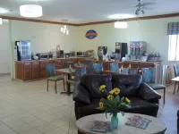 Baymont by Wyndham Waterloo - breakfast