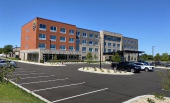 Holiday Inn Express & Suites Madison West - Middleton