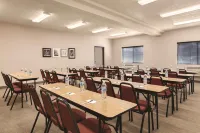 컨트리 인 & 스위트 바이 래디슨 프라인빌 OR