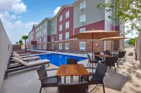Extended Suites Cancun Cumbres - مسبح