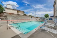 Motel 6 Weatherford, TX - Pools