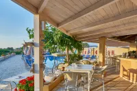 Golden Bay Apartments-Garden Haven - 3-Star