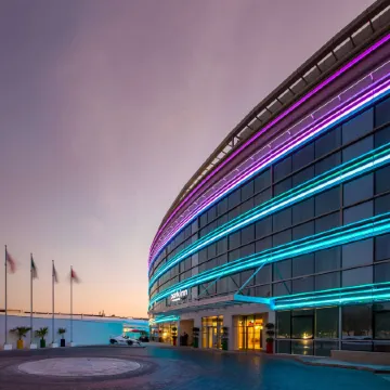 Park Inn by Radisson Dubai Motor City Отели рядом с достопримечательностью «Комплекс Дубай-Студио-Сити»