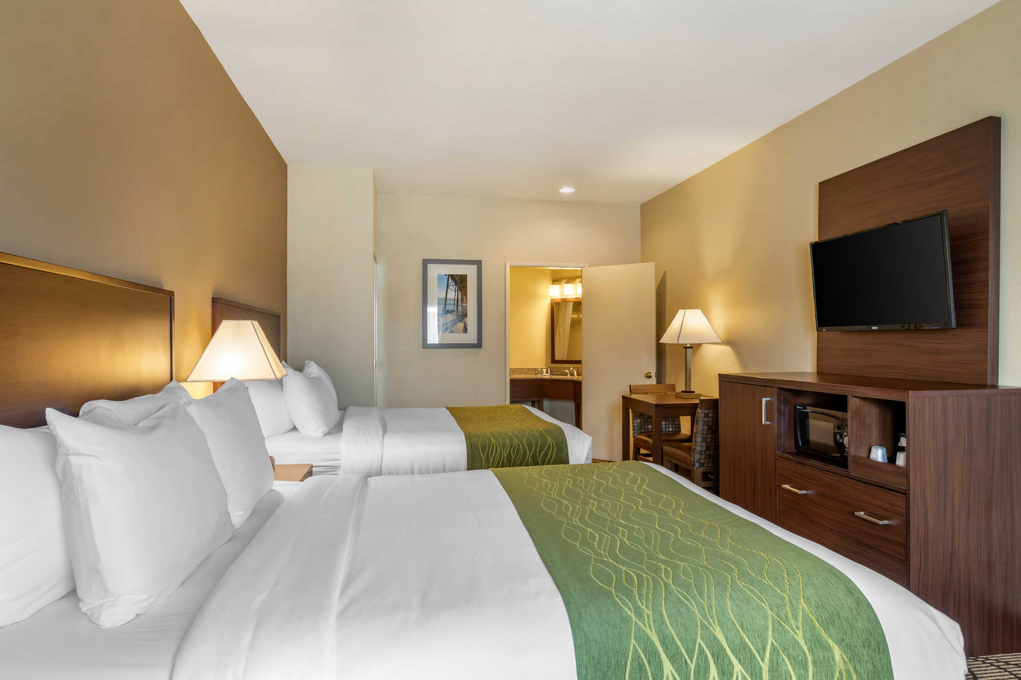 Comfort Inn & Suites Orange County John Wayne Airport