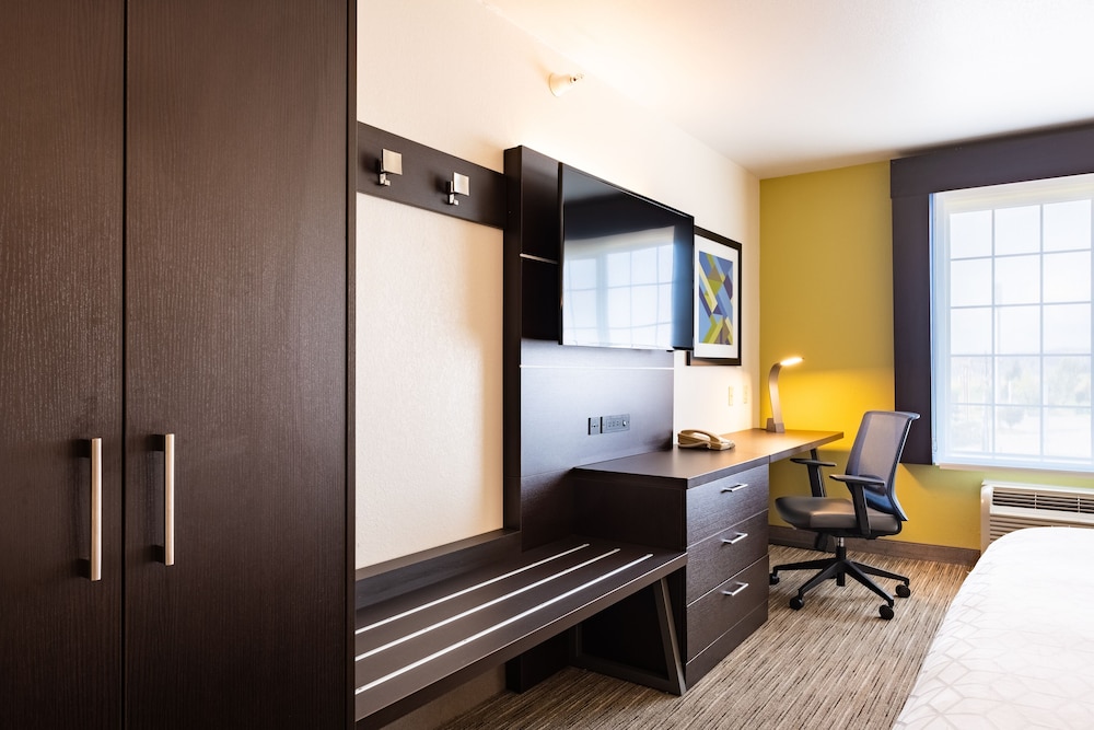 Holiday Inn Express Hotel & Suites Evanston, an Ihg Hotel