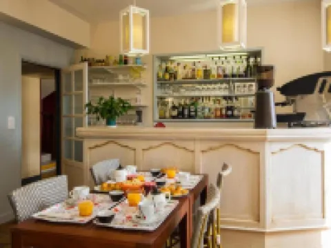 Cit'Hotel le Commerce Hotels in Saujon