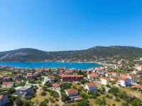 Filip Jakov Hotels in Vinisce