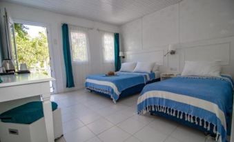 Blue & White Hotel
