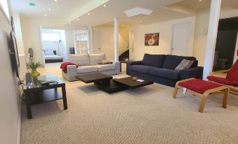 2 Bdrm, Kitchen, Laundry, Weekly/Monthly Discount