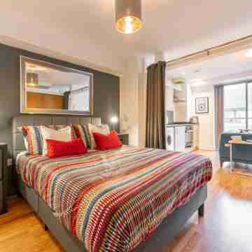 Stylish 1 Bedroom Apartment - Central Birmingham Cube and Mailbox Rooms