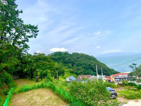 여수 터틀베이펜션의 깔끔하고 고급스러운 객실 사진