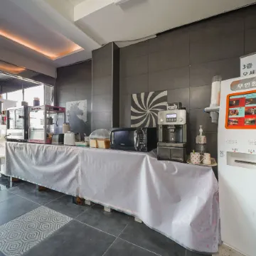 Ulsan Ilsan Hotel Meokjacom Отели рядом с достопримечательностью «Пляж Ilsan»