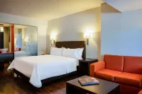 Fiesta Inn San Luis Potosi Glorieta Juarez Hotel dekat Bandara Internasional Ponciano Arriaga
